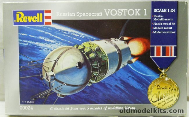 Revell 1/24 Vostok Russia's First Spacecraft, 00024 plastic model kit